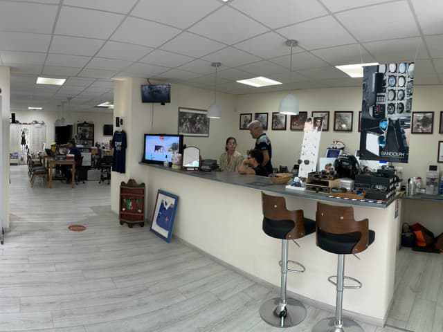 Zone de reception des clients des locaux de'Ovalie Optique
