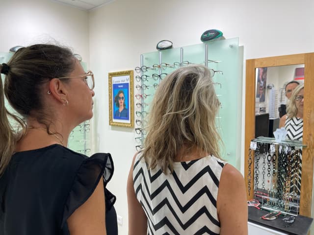 Zone de reception des clients des locaux de'Ovalie Optique